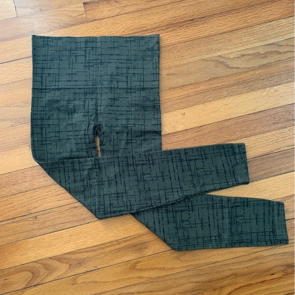 Spanx Olive Green Crosshatch Leggings - Picture 3 of 7